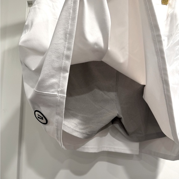 Vuori Volley Skirt Women's Performance Skirt Medium EUC - Picture 3 of 5